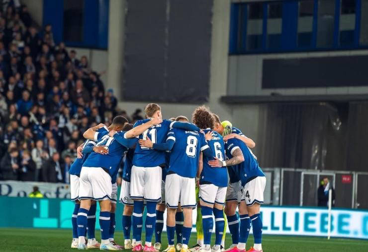 比赛前夕，球队展开最后一次集训，备战对手