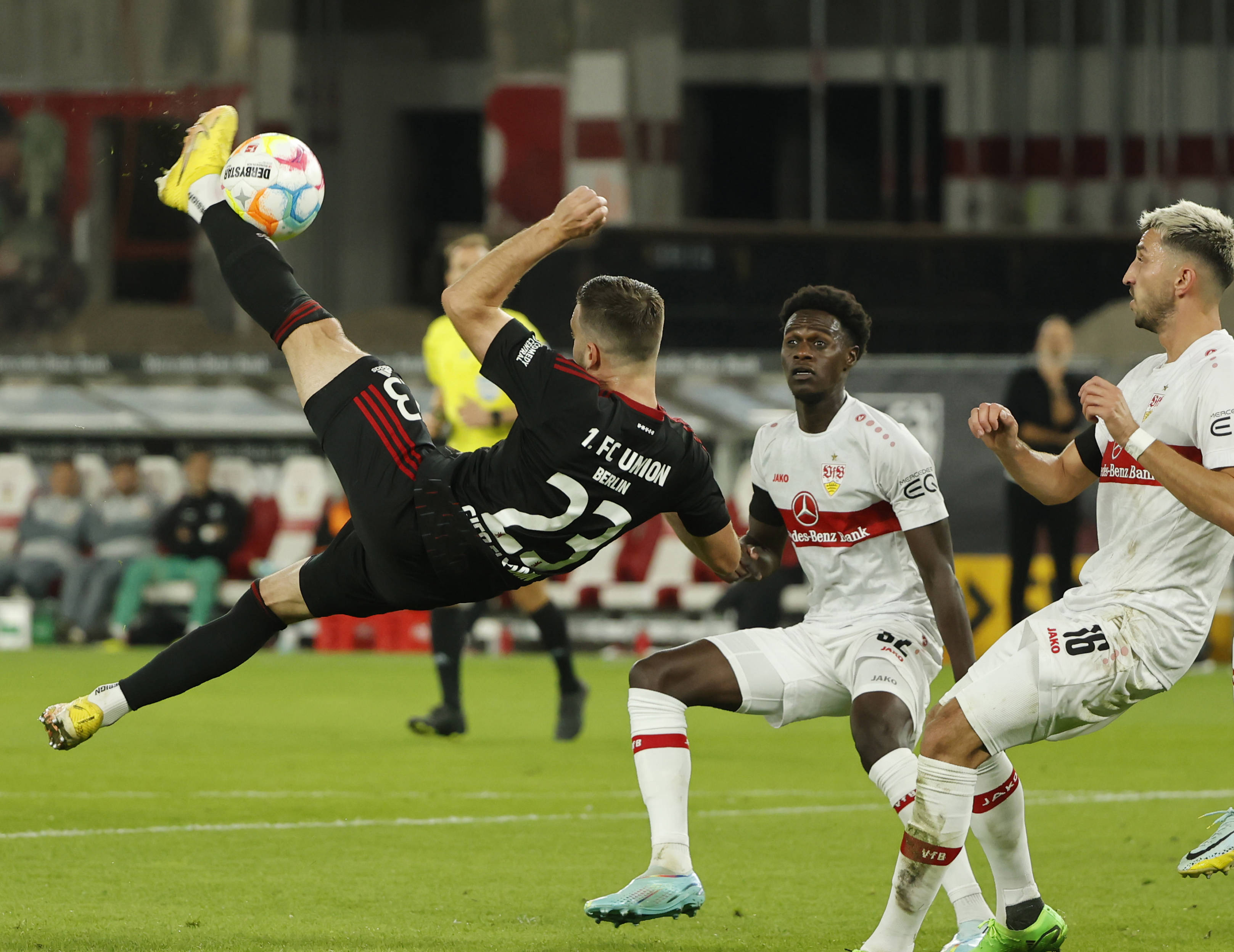 斯图加特队全员备战下一场比赛,力争全力争胜的简单介绍 斯图加特队全员备战下一场比赛,力争全力争胜的简单介绍