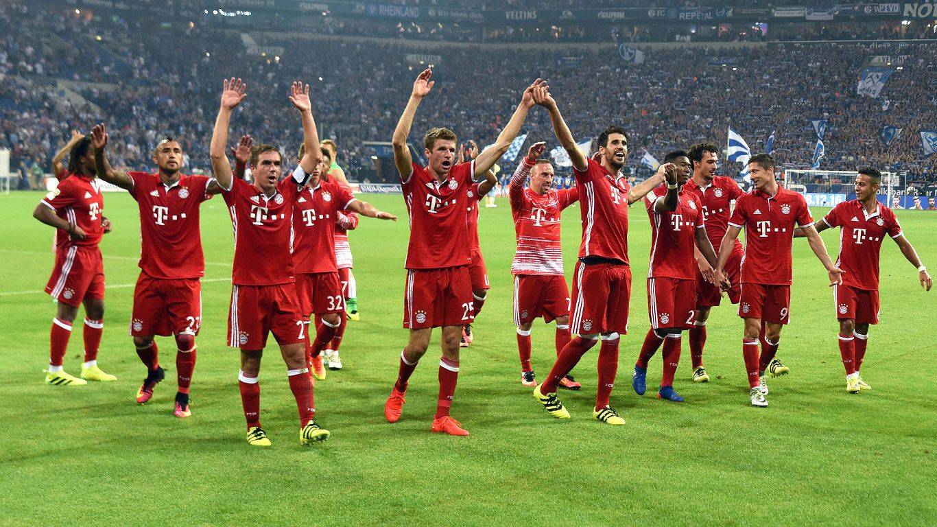 包含拜仁慕尼黑主场大胜，提前晋级淘汰赛的词条