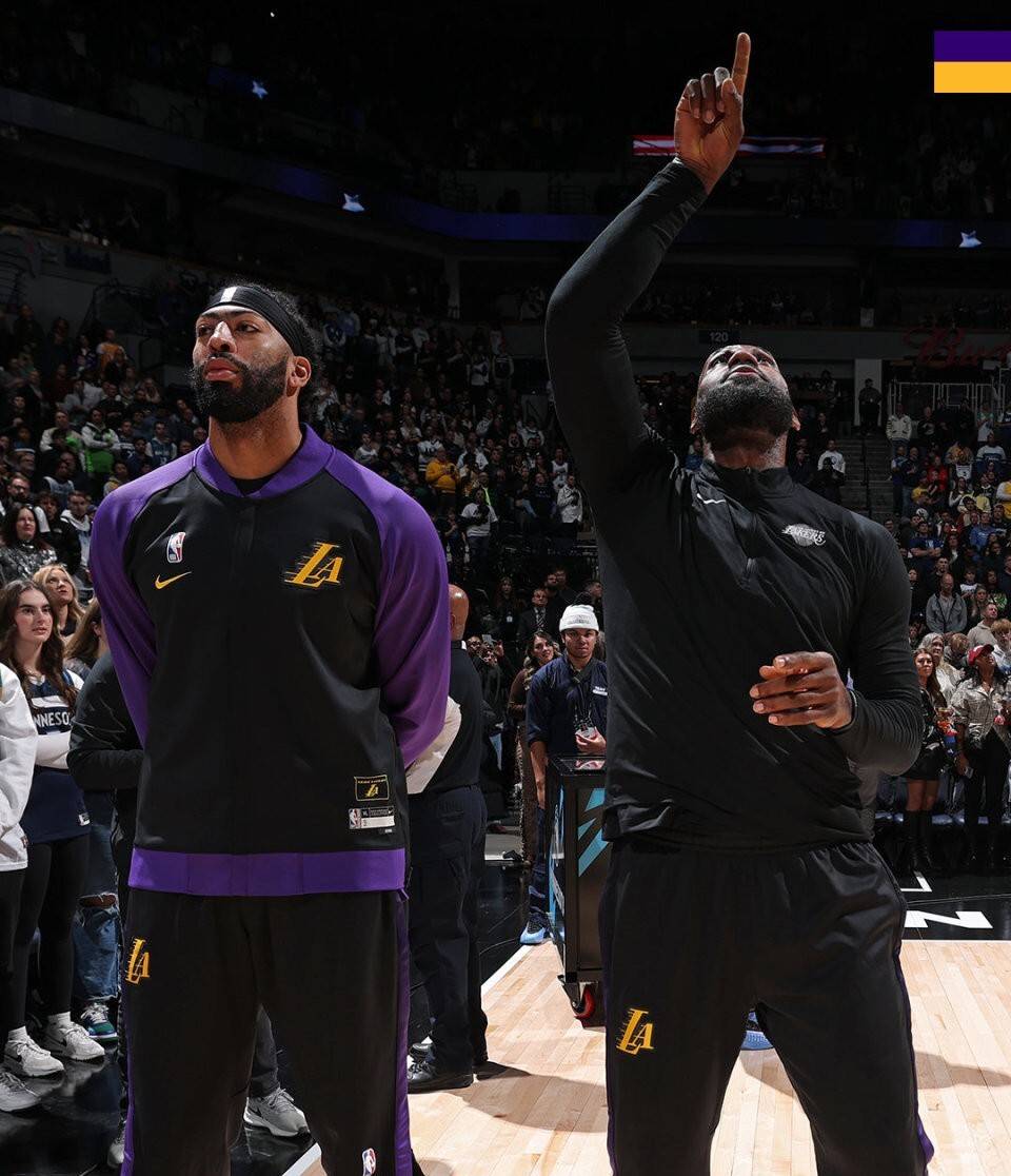 包含湖人队迎来关键对阵,球星助阵场面精彩的词条 包含湖人队迎来关键对阵,球星助阵场面精彩的词条