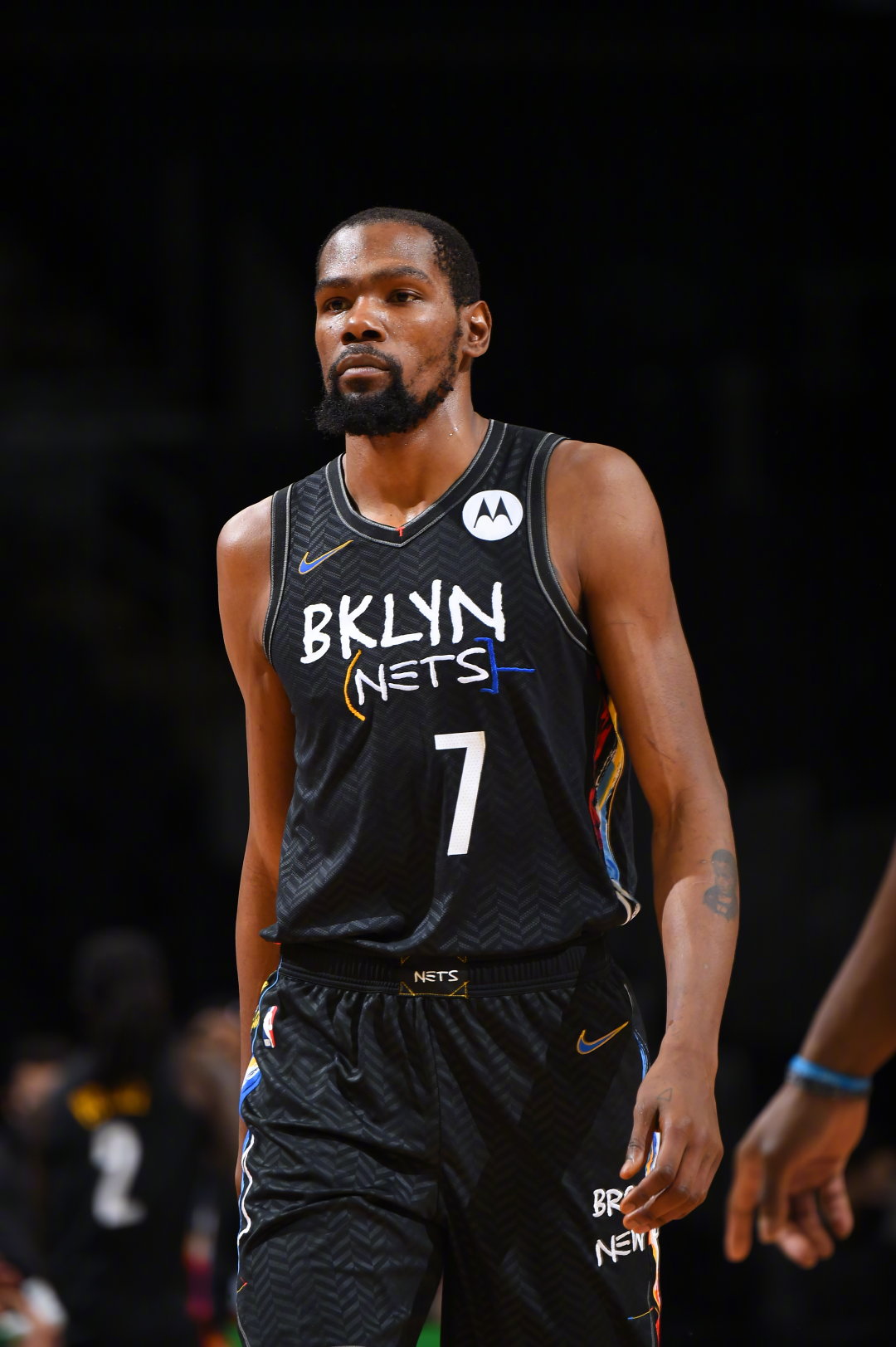 雄鹿力克篮网，杜兰特发挥稳定