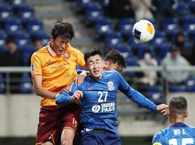 上海上港球员趣味训练日常曝光,备战下一个对手的简单介绍 上海上港球员趣味训练日常曝光,备战下一个对手的简单介绍