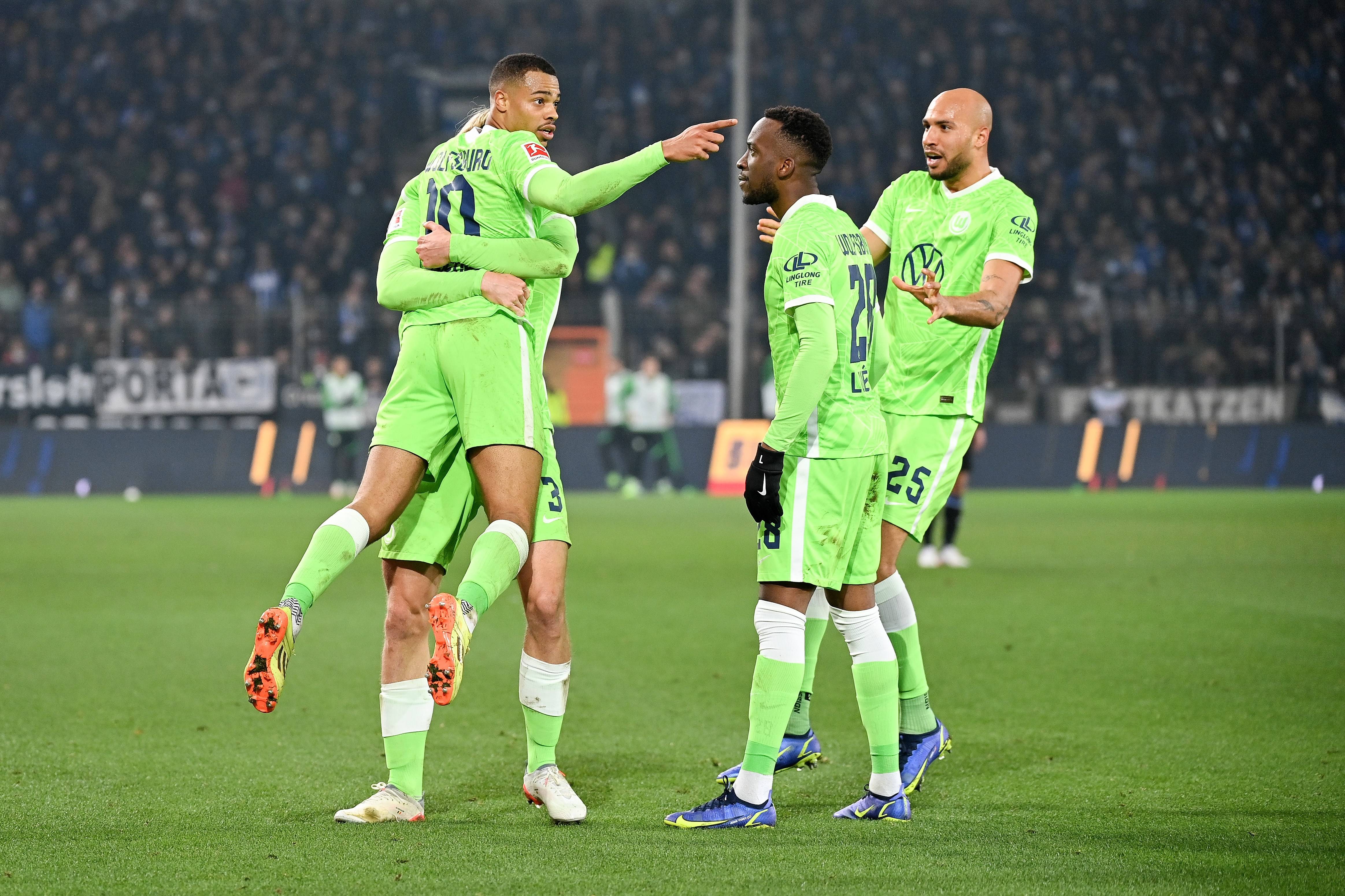 包含不败纪录告终，门兴格拉德巴赫遭遇坎坷的词条