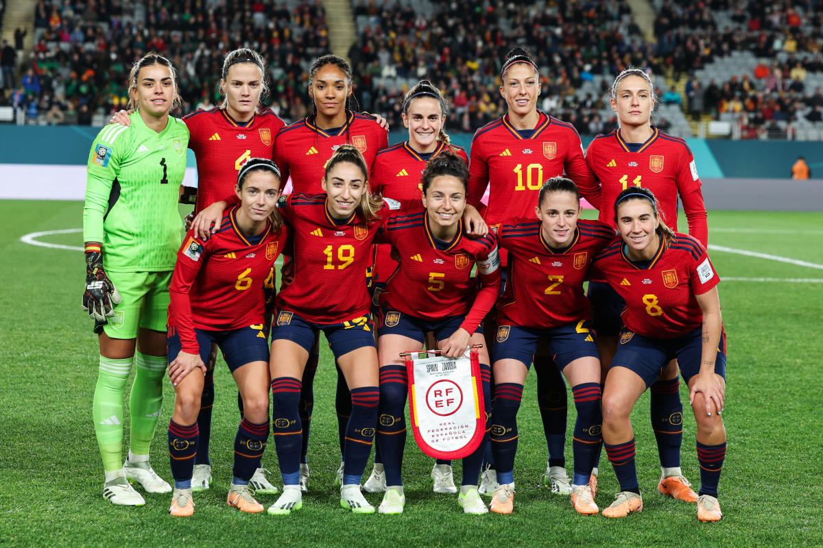 包含女足锦标赛冠军球队庆祝胜利,场面壮观的词条 包含女足锦标赛冠军球队庆祝胜利,场面壮观的词条