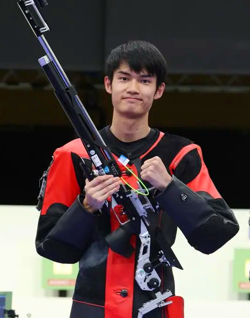 包含德国射击选手射中目标,实现金牌梦想的词条 包含德国射击选手射中目标,实现金牌梦想的词条