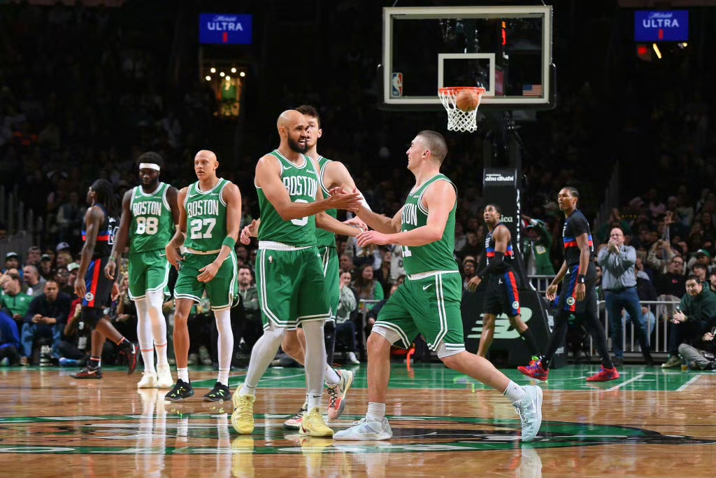 凯尔特人队成功阻止勇士队连胜