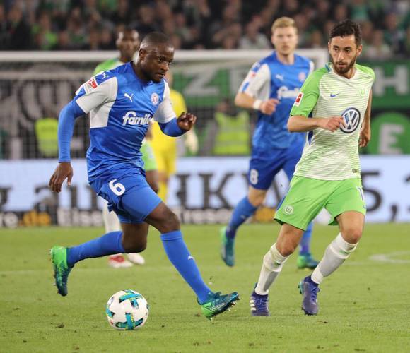 霍芬海姆在赛场上获胜,斩获宝贵的三分的简单介绍 霍芬海姆在赛场上获胜,斩获宝贵的三分的简单介绍