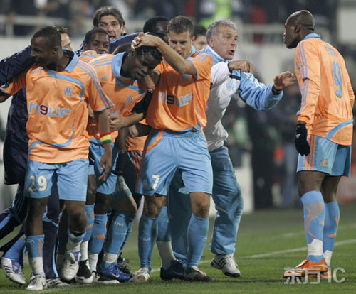 马赛主教练连胜带队，士气高涨