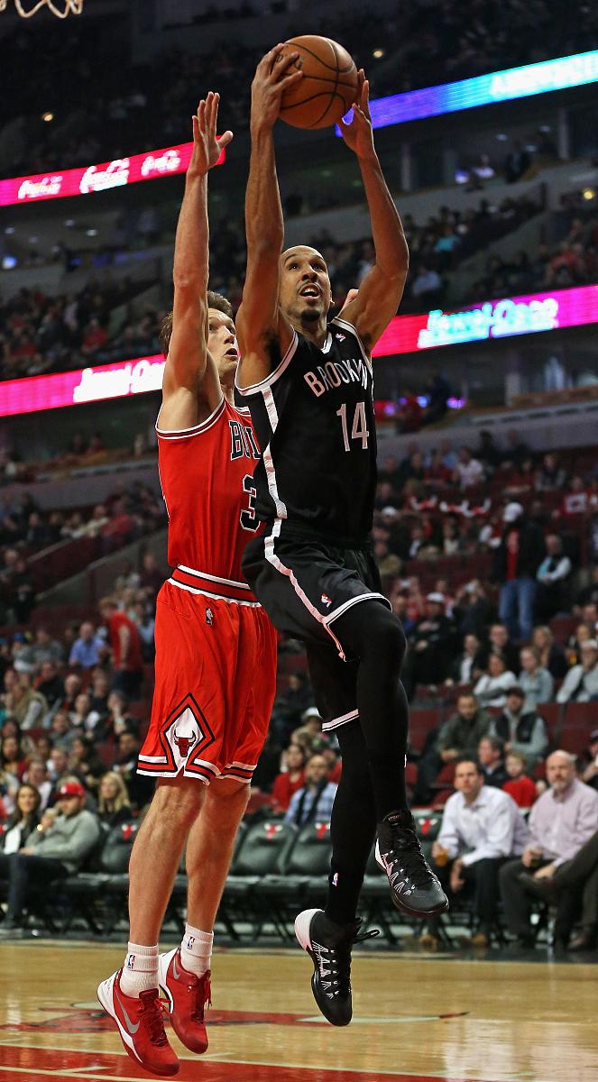 猛龙队进攻节奏完美配合，球队胜算大增