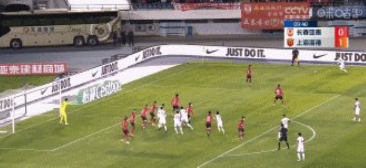 包含精彩纷呈！双方对决火热展开的词条