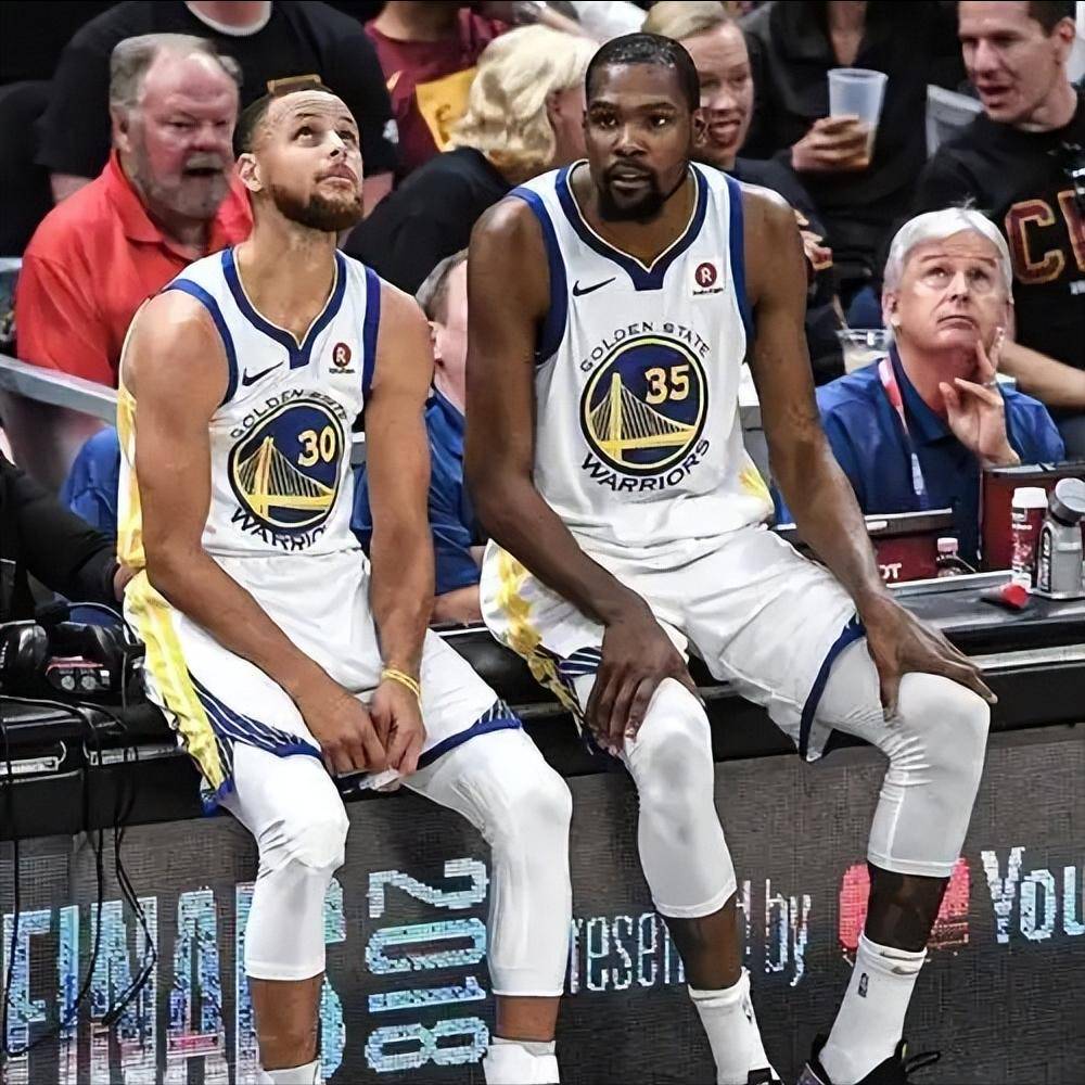 包含勇士客场险胜,杜兰特沉着应对扳回比分的词条 包含勇士客场险胜,杜兰特沉着应对扳回比分的词条