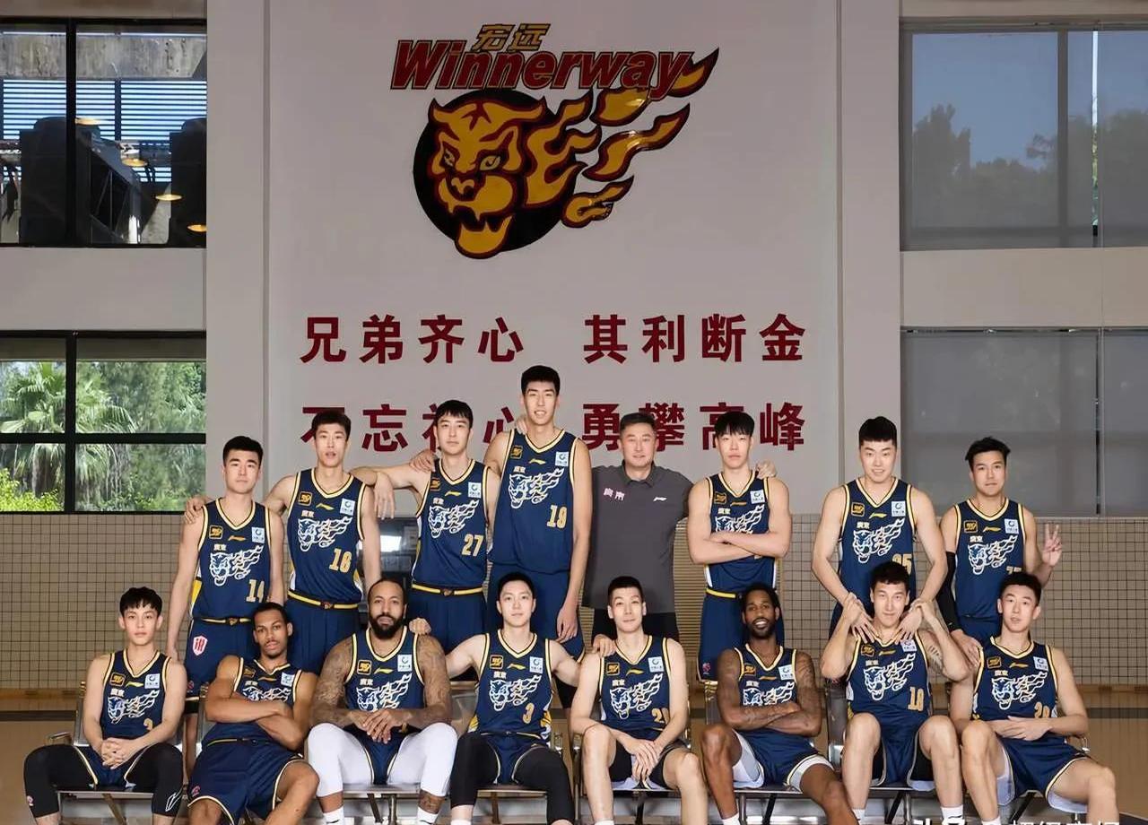 热门球队强势再现,横扫强敌实现连胜 热门球队强势再现,横扫强敌实现连胜