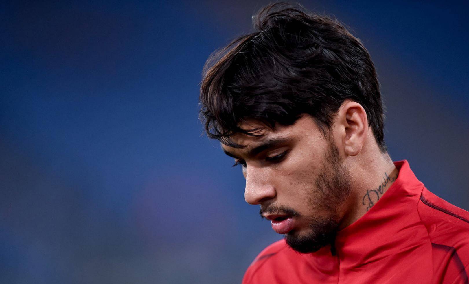 开云体育中国-里昂球迷热情满满，助威声震天响