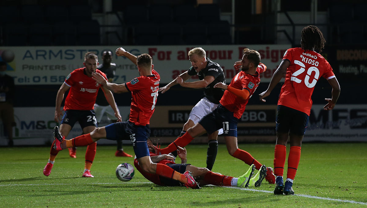 斯洛伐克苦战北马其顿,小组赛竞争激烈 斯洛伐克苦战北马其顿,小组赛竞争激烈