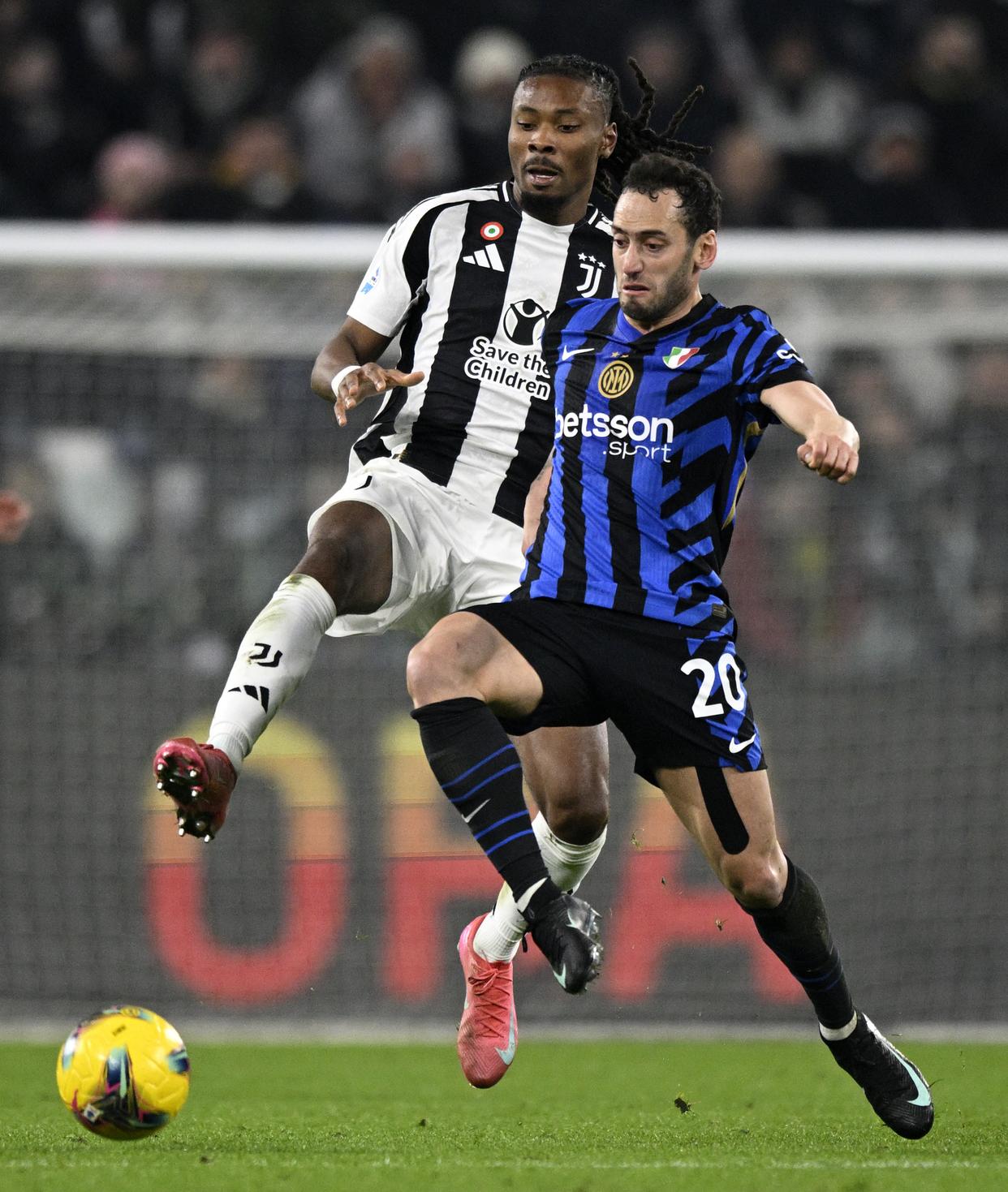 尤文图斯客场战平AC米兰,晋级坎坷 尤文图斯客场战平AC米兰,晋级坎坷