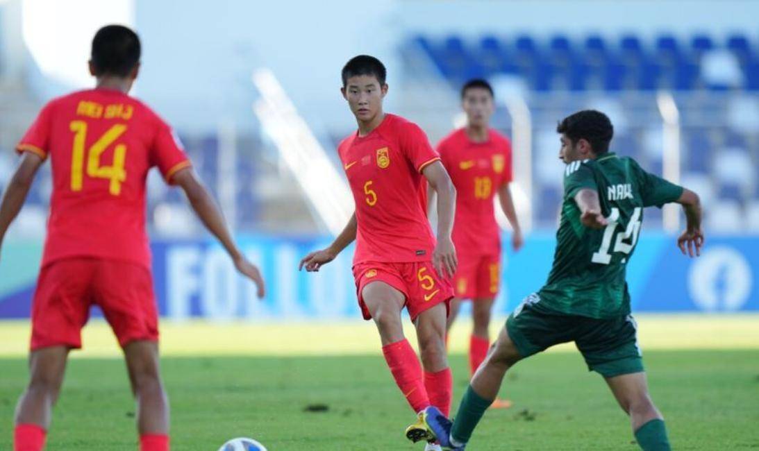 斗志昂扬！亚洲球队争夺足球王座