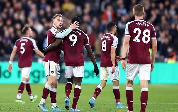 开云体育下载-不莱梅队遭遇大考验，坚守阵地