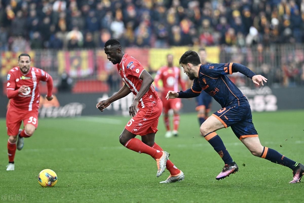 开云体育登录-意甲比赛场上球员们的表现备受瞩目