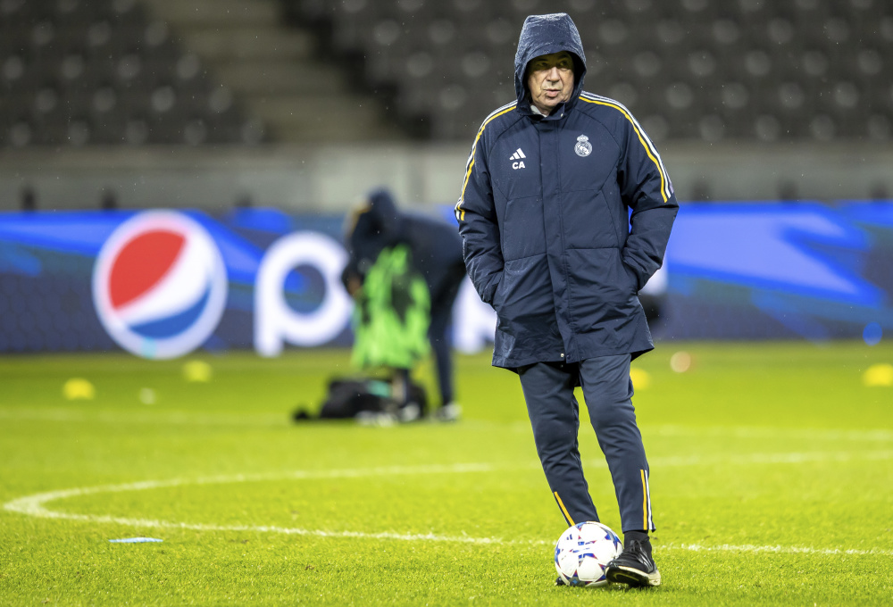 皇马球队备战欧冠比赛,目标突破 皇马球队备战欧冠比赛,目标突破