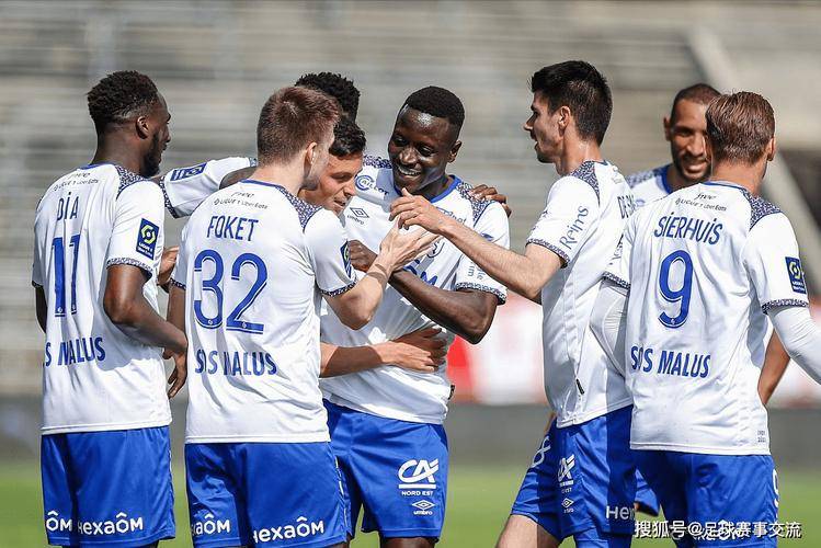 佛罗伦萨零封强敌，绝地反击赢得胜利