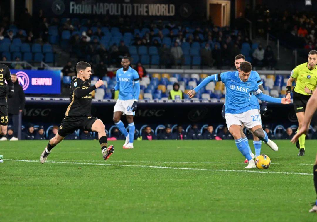 开云平台-里斯本竞技客场一球小胜那不勒斯，高效防守