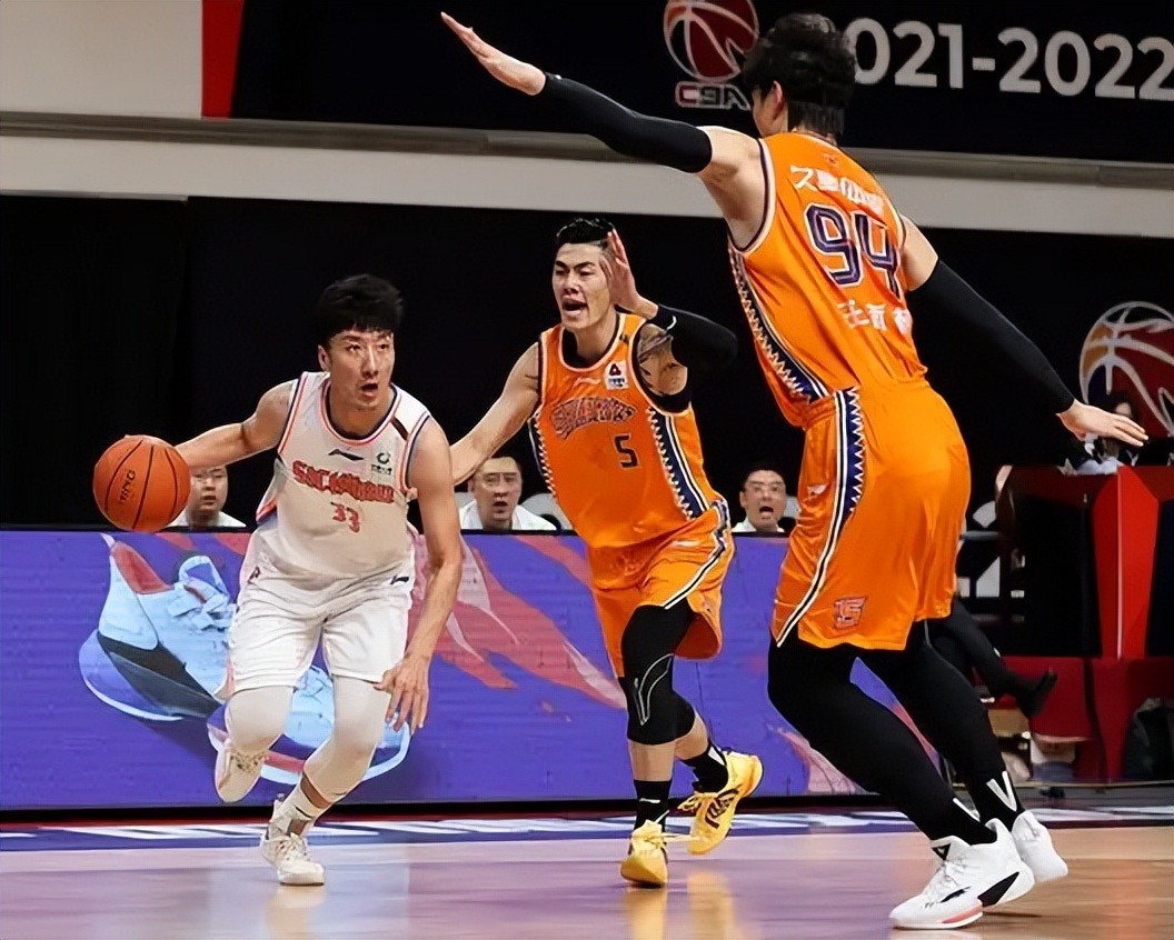 上海队大胜,球员状态回暖,备战下一场比赛的简单介绍 上海队大胜,球员状态回暖,备战下一场比赛的简单介绍