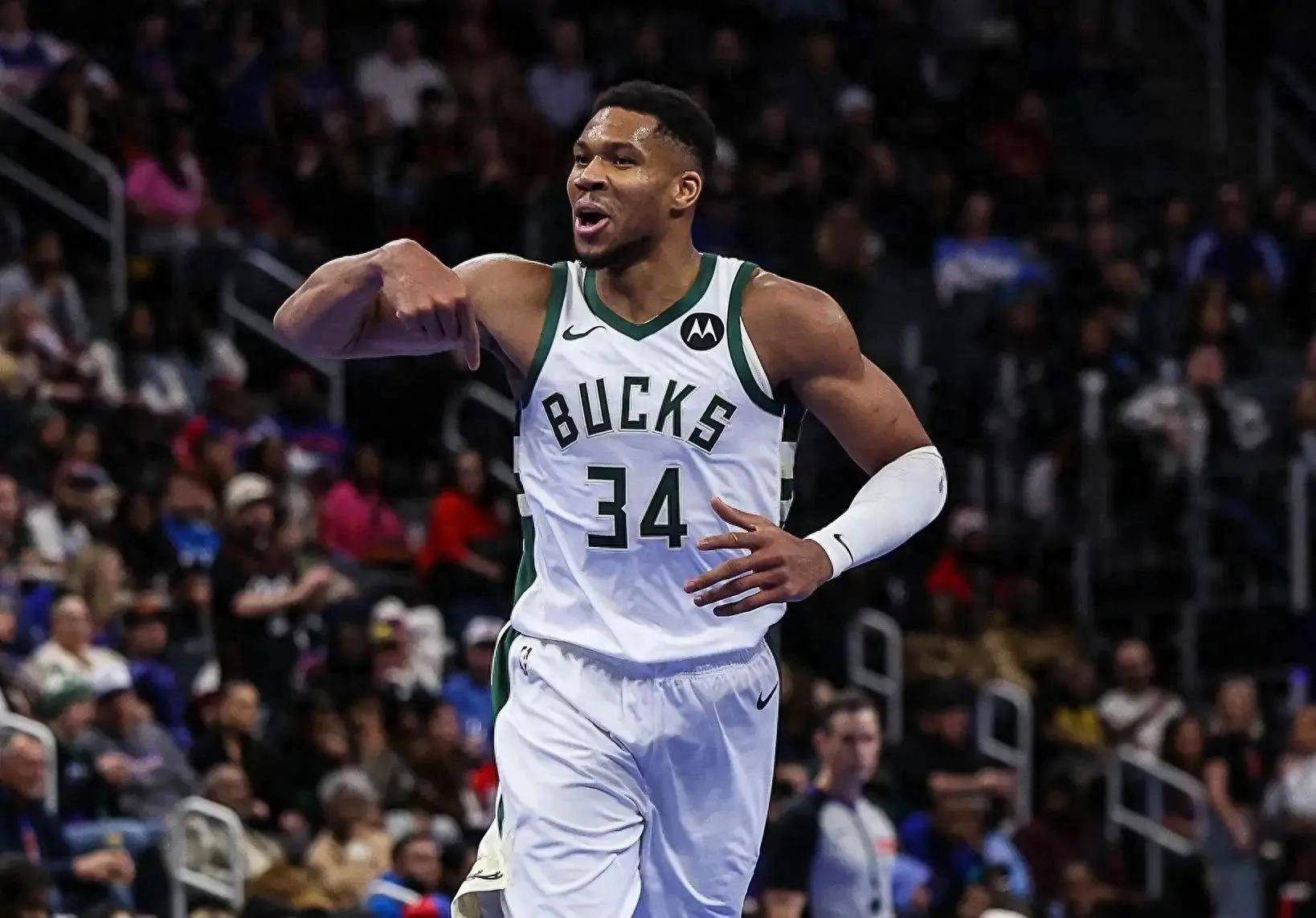 开云体育app-雄鹿轻取老鹰