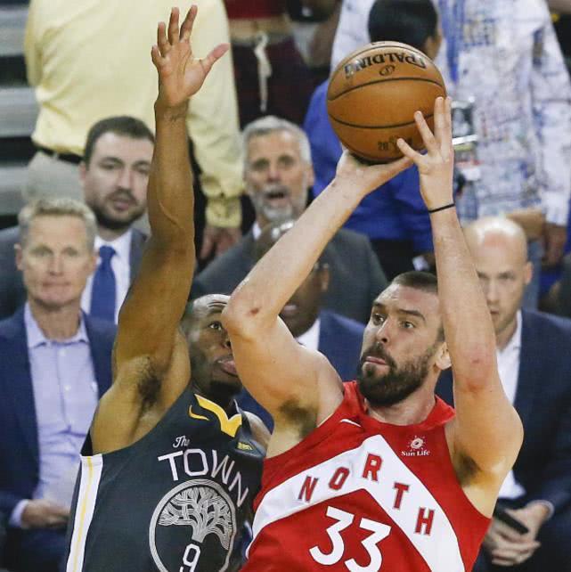 勇士总决赛4-2击败猛龙卫冕成功 勇士总决赛4-2击败猛龙卫冕成功