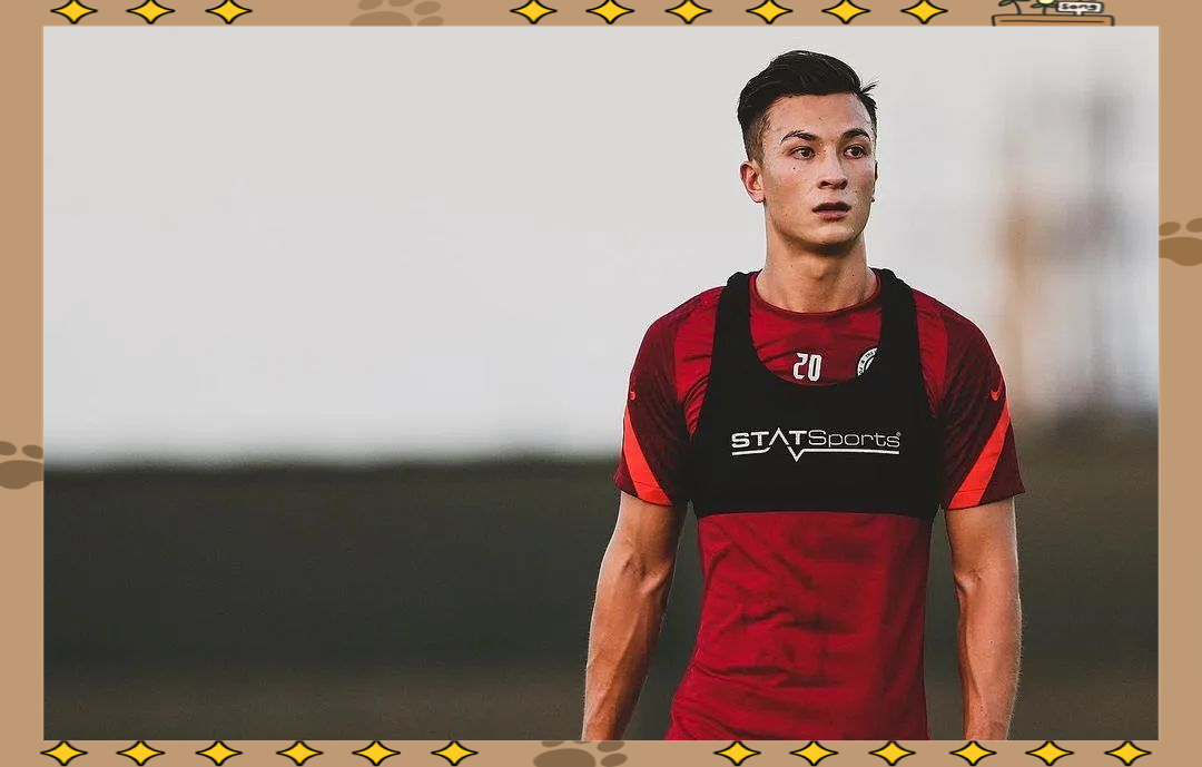 开云体育app-东亚杯掀起激烈角逐，球员为胜利全力以赴