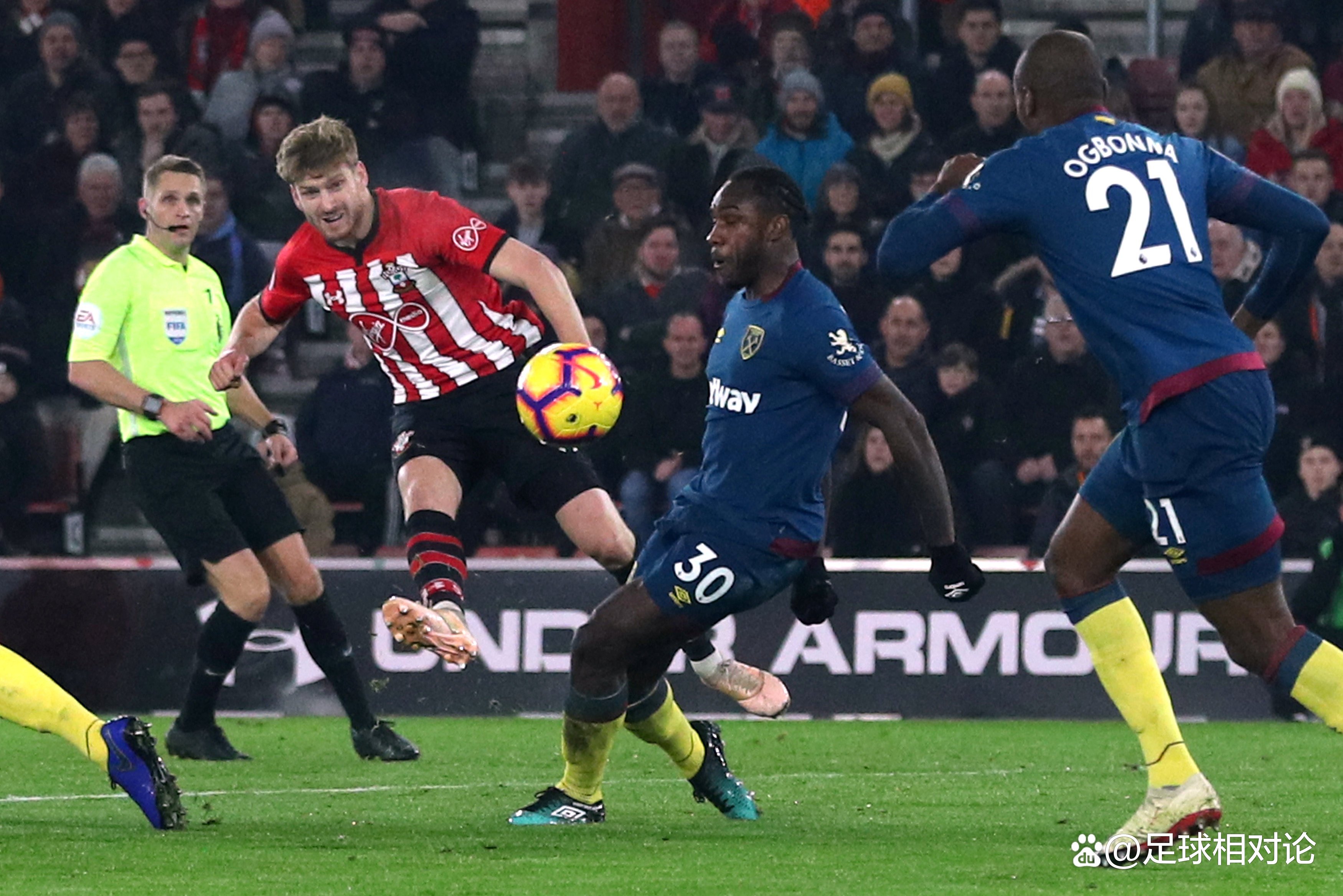 西汉姆联球队调整战术备战下一轮比赛