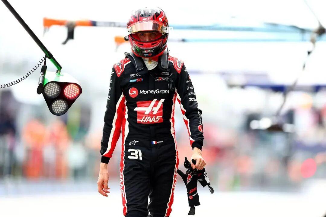 开云体育下载-哈斯车队轻取索伯车队，塞恩斯统治全场的简单介绍