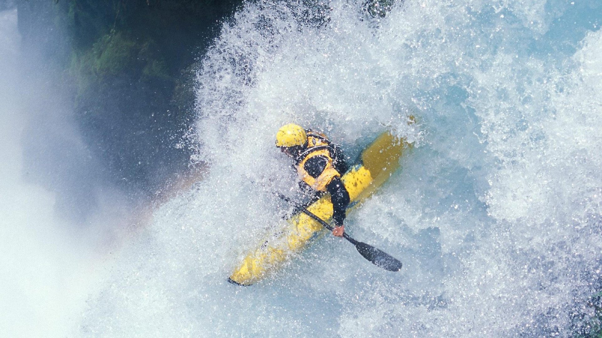 逆袭之夜，几内亚掀翻加拿大，贝林厄姆在压力下完成艺术爆发
