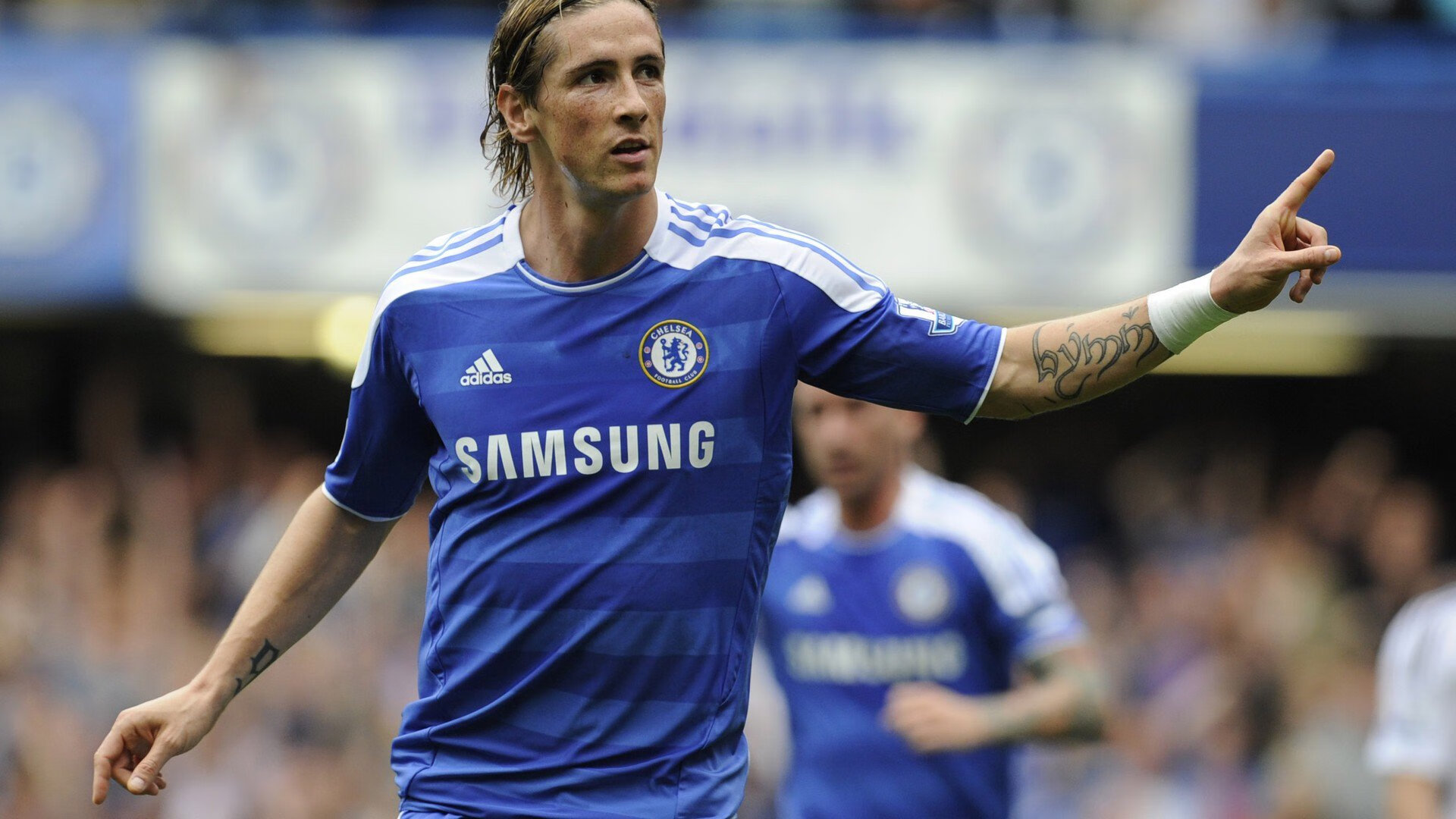 剧本拿反了？哈斯爆冷轻取法拉利，勒克莱尔绝望超车点燃全场